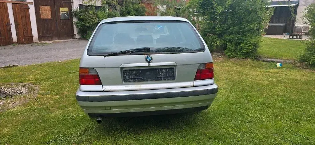 Gebraucht BMW 316 102 PS (75 kW) 1998 Silber Kombi