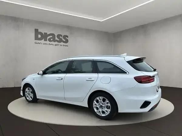 Usado Kia Ceed Vision 140 HP (102 kW) 2025 Branco Citadino