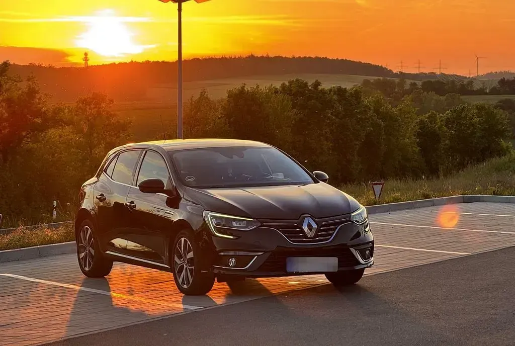 Gebraucht Renault Mégane Bose Edition 131 PS (96 kW) 2016 Schwarz Limousine
