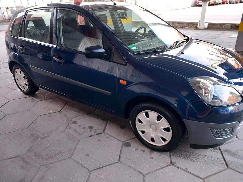 Gebraucht Ford Fiesta 85 PS (62 kW) 2006 Blau Kleinwagen