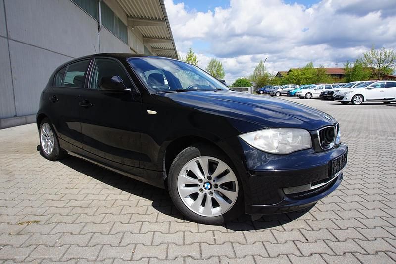 Gebraucht BMW 118 143 PS (105 kW) 2011 Schwarz ii Kleinwagen