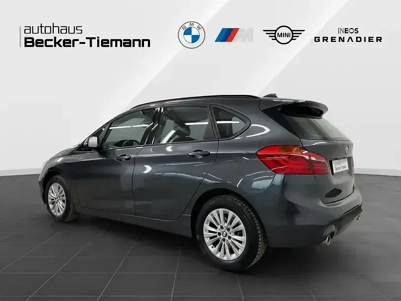 Używany BMW 220 Advantage 192 KM (141 kW) 2020 Szary Kombi