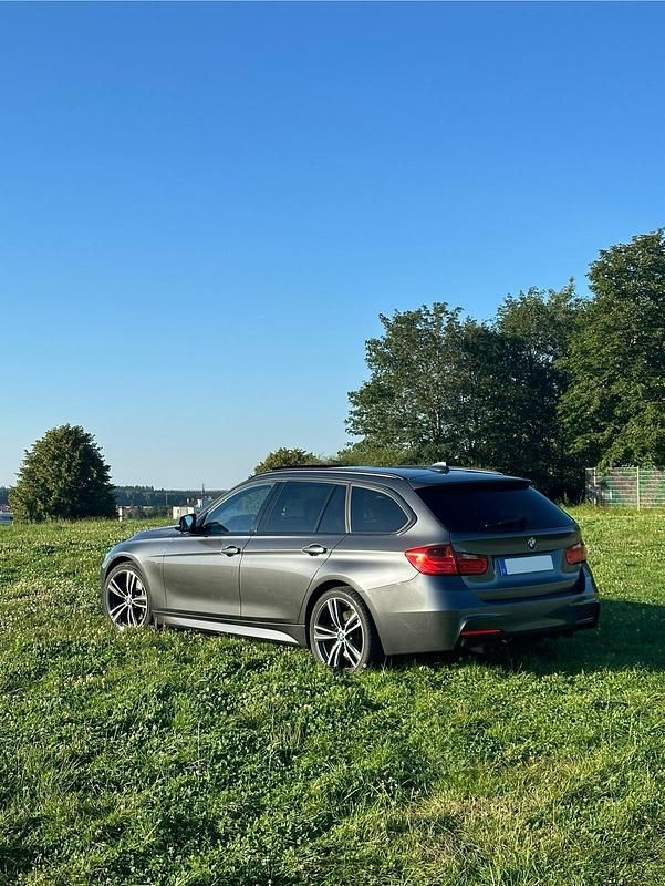 Gebraucht BMW 335 Shadowline 313 PS (230 kW) 2014 Grau Kombi