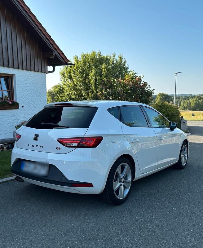Usado Seat Leon FR 150 HP (110 kW) 2015 Branco Sedan