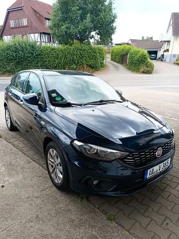 Gebraucht Fiat Tipo Lounge 120 PS (88 kW) 2017 Blau Limousine