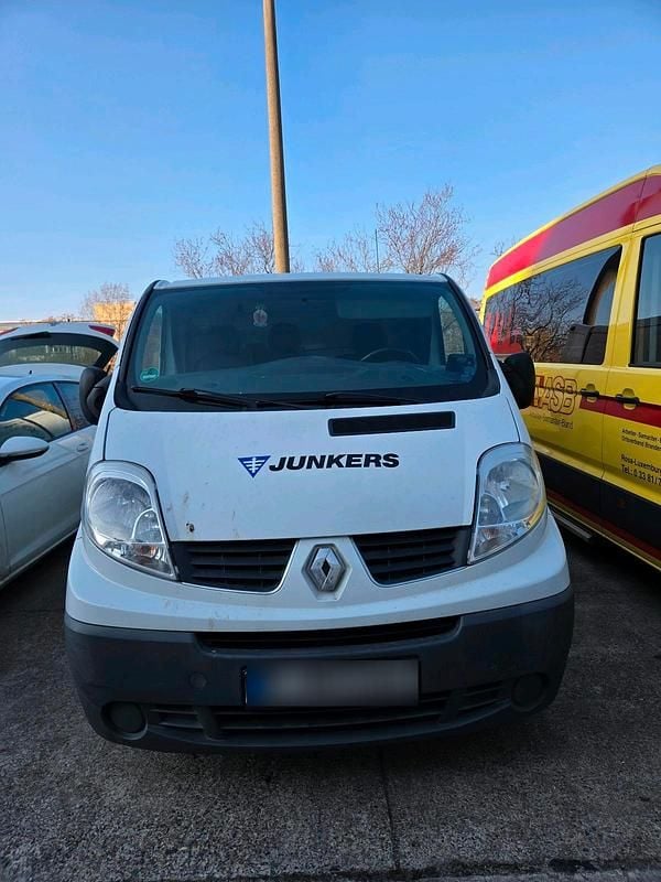 Gebraucht Renault Trafic 145 PS (106 kW) 2012 Weiß Van / Kleinbus