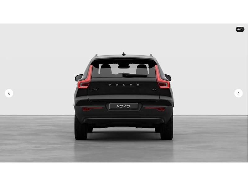 Neu Volvo XC40 Plus 197 PS (144 kW) 2026 Schwarz SUV