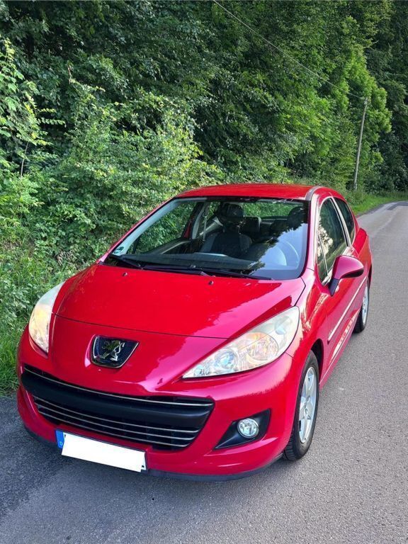 Rot Gebraucht 2011 Peugeot 207 Kleinwagen | 2.990 € (Guter Preis) - Bild 1/4