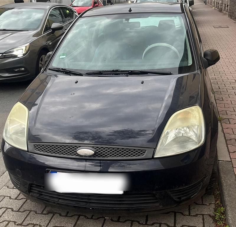 Blau Gebraucht 2005 Ford Fiesta Kleinwagen | 200 € (Superpreis) - Bild 1/4