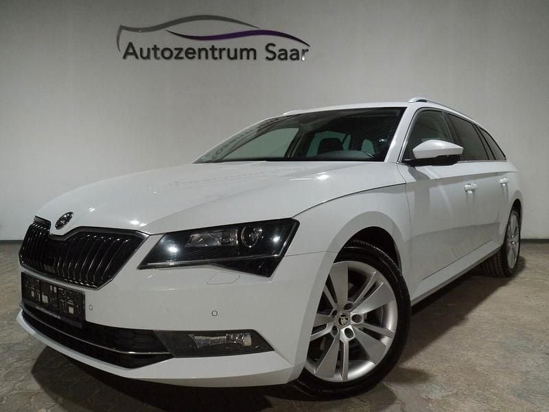 Weiß Gebraucht 2019 Skoda Superb Style Kombi | 18.480 € (Superpreis) - Bild 1/4