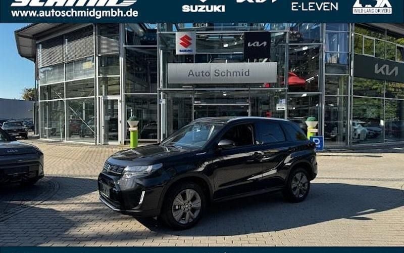 Schwarz Neu 2025 Suzuki Vitara Comfort SUV | 25.590 € (Superpreis) - Bild 1/4