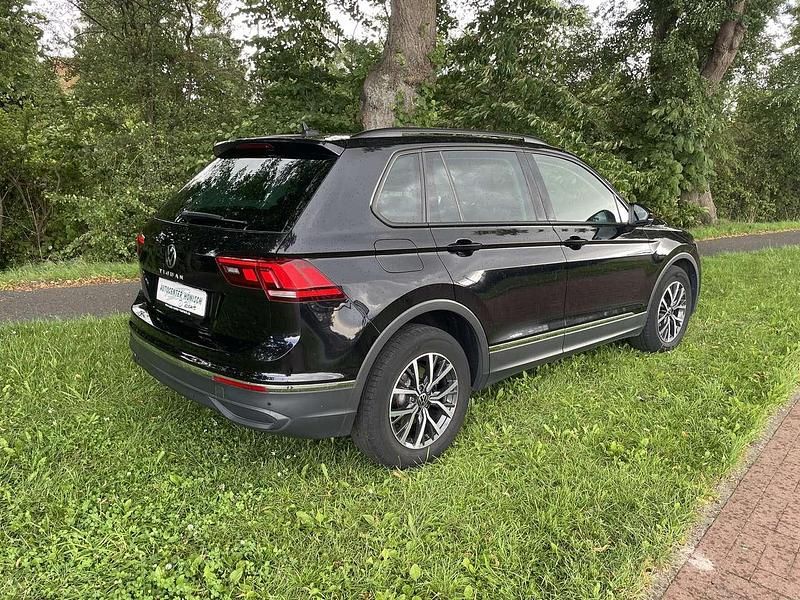 Gebraucht VW Tiguan Life 150 PS (110 kW) 2022 Deep black SUV