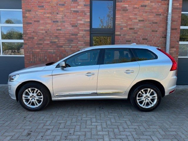 Silber Gebraucht 2015 Volvo XC60 Summum SUV | 12.380 € (Guter Preis) - Bild 1/4