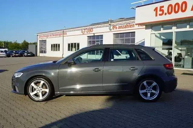 Gebraucht Audi A3 Ambiente 150 PS (110 kW) 2018 Grau Limousine