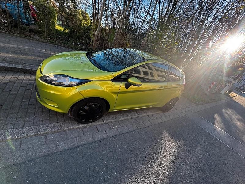 Gebraucht Ford Fiesta 82 PS (60 kW) 2011 Grün Kleinwagen