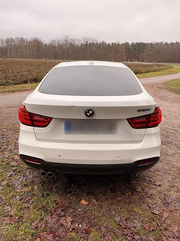 Gebraucht BMW 330 M Sport 258 PS (189 kW) 2014 Weiß Limousine