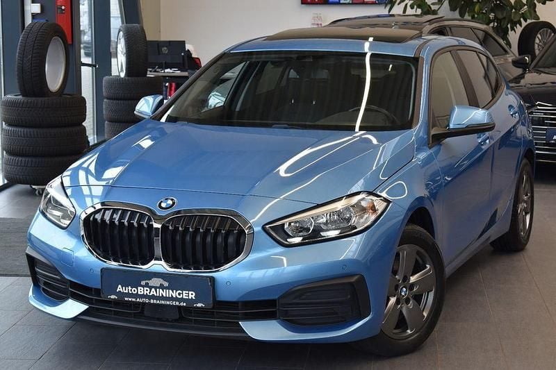 Seaside blue Gebraucht 2020 BMW 118 Advantage Kleinwagen | 19.980 € (Fairer Preis) - Bild 1/4