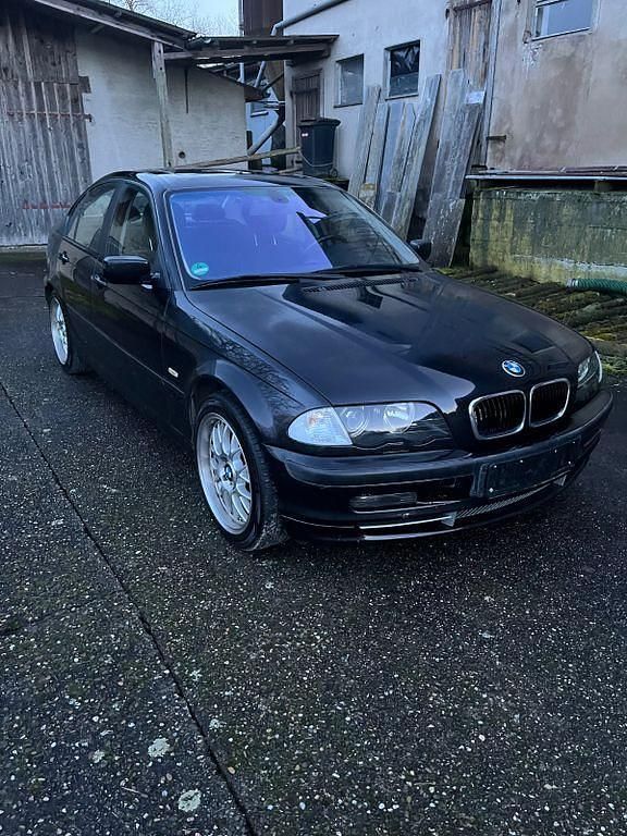 Gebraucht BMW 325 Performance 190 PS (139 kW) 2001 Schwarz Limousine