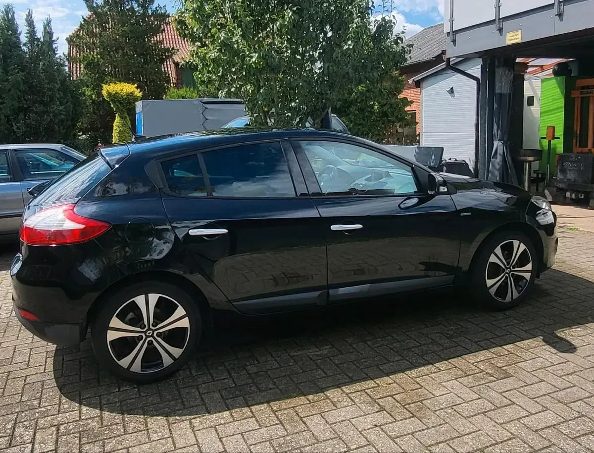 Gebraucht Renault Mégane III Bose Edition 130 PS (95 kW) 2011 Schwarz Limousine