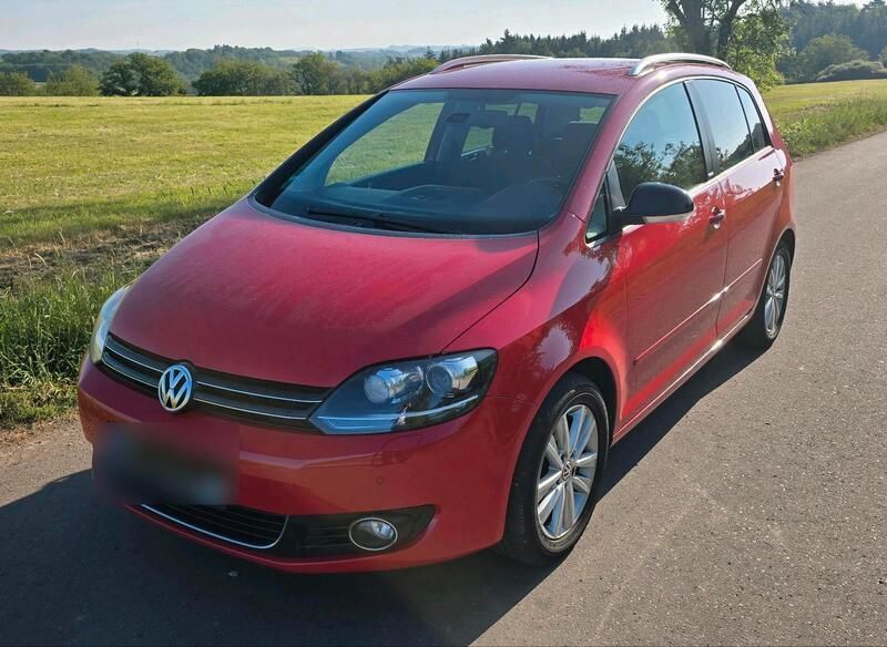 Rot Gebraucht 2011 VW Golf Plus Cross Style Van / Kleinbus | 7.950 € (Etwas zu teuer) - Bild 1/4