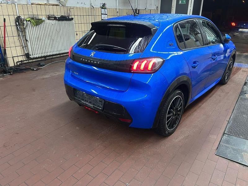 Gebraucht Peugeot e-208 Allure 100 kW (136 PS) 2021 Blau Kleinwagen