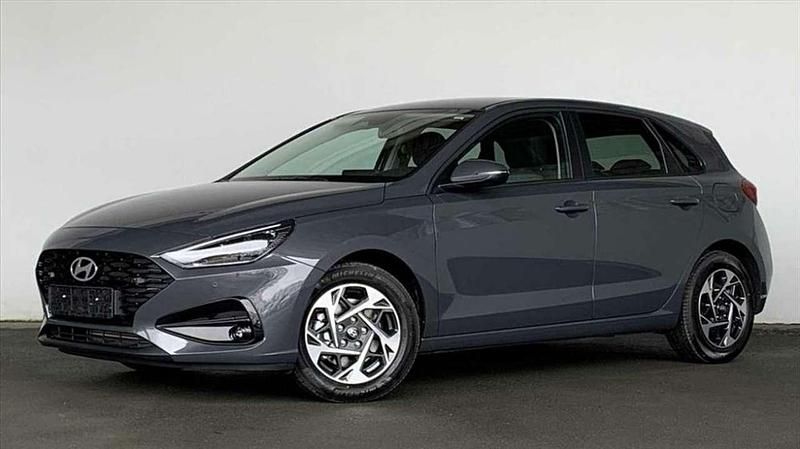 Neu Hyundai i30 101 PS (74 kW) 2025 Grau / ecotronicgrau Kleinwagen