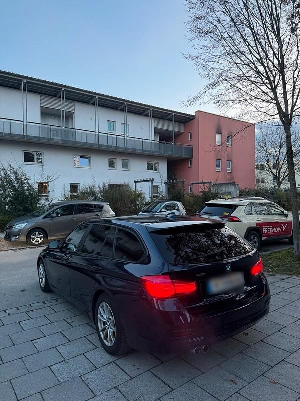 Gebraucht BMW 320 2015 Blau Kombi