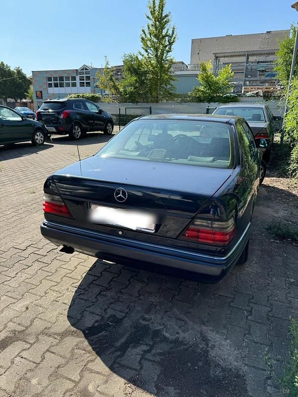 Gebraucht Mercedes E320 220 PS (161 kW) 1996 Blau Coupé