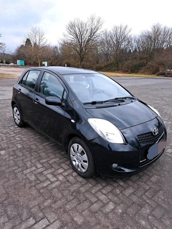 Gebraucht Toyota Yaris 87 PS (63 kW) 2009 Schwarz Kleinwagen