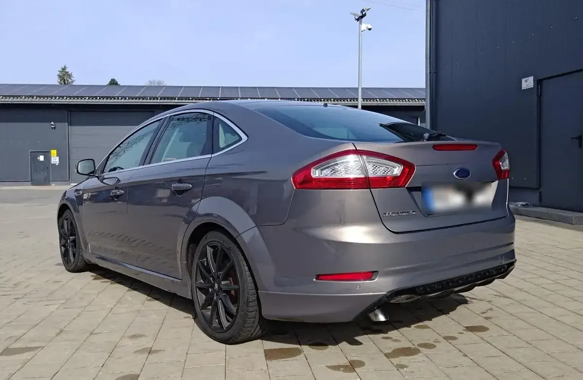 Gebraucht Ford Mondeo Titanium S 163 PS (119 kW) 2011 Braun Limousine