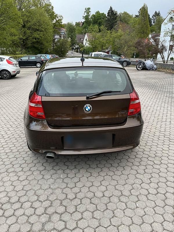 Gebraucht BMW 116 116 PS (85 kW) 2010 Braun Kleinwagen