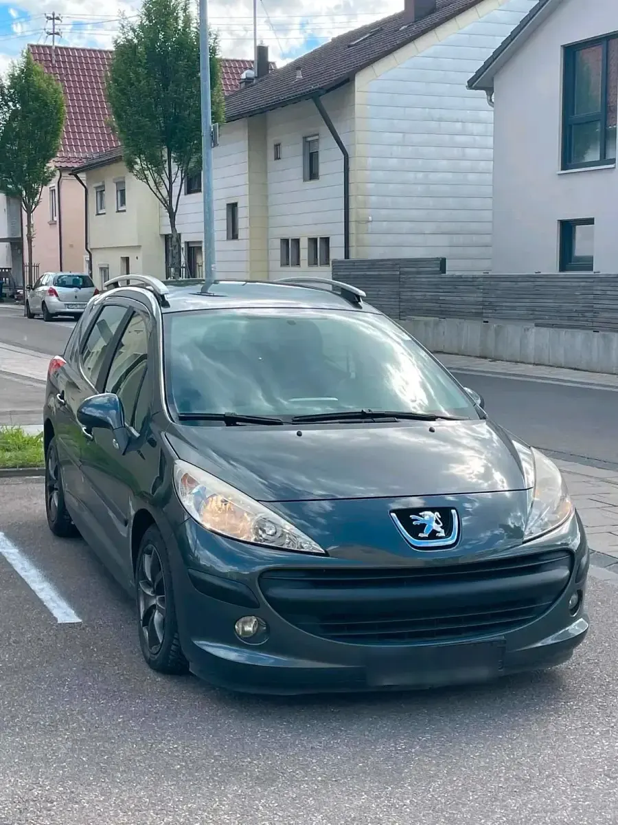 Gebraucht Peugeot 207 118 PS (86 kW) 2010 Grau Kombi