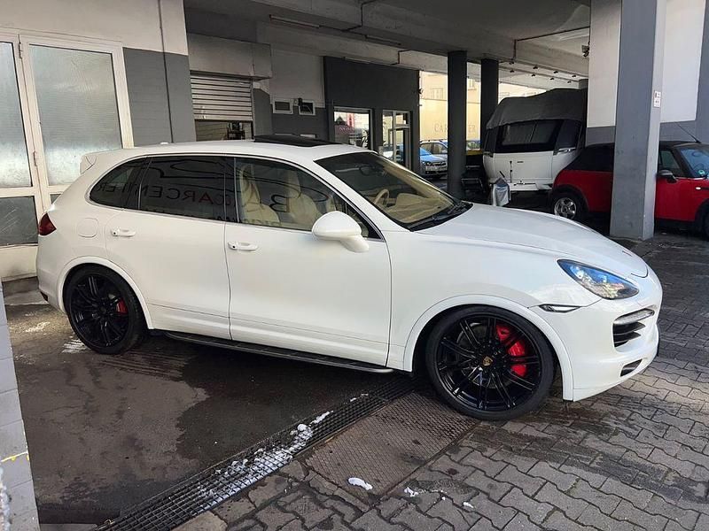 Gebraucht Porsche Cayenne Turbo 500 PS (367 kW) 2011 Weiß SUV