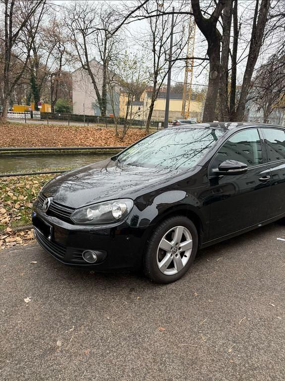 Gebraucht VW Golf VI Team 122 PS (89 kW) 2011 Schwarz Kleinwagen