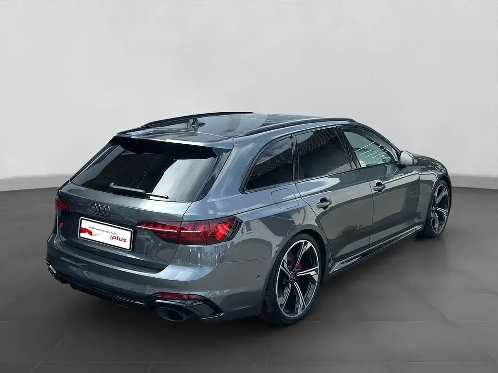 Gebraucht Audi RS4 Ambiente 450 PS (330 kW) 2023 Daytonagrau perleffekt Kombi