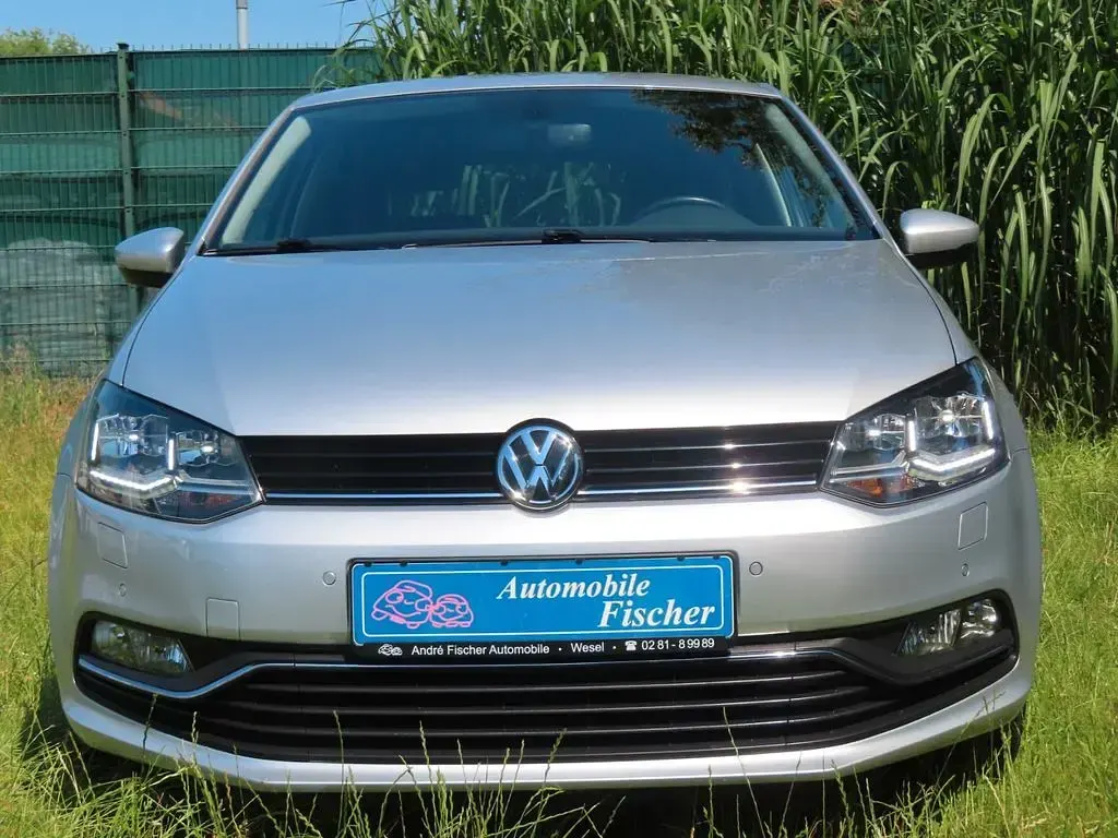 Gebraucht VW Polo LOUNGE 90 PS (66 kW) 2015 Silber Limousine