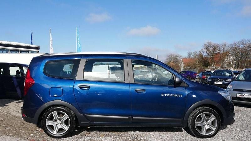 Gebraucht Dacia Lodgy 109 PS (80 kW) 2019 Blau Van / Kleinbus