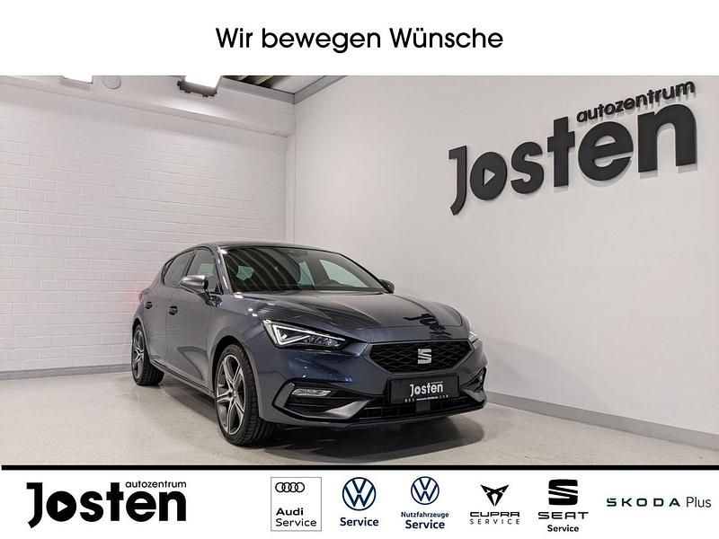 Grau (magnetic grau metallic) Gebraucht 2022 Seat Leon Beats Limousine | 28.990 € (Fairer Preis) - Bild 1/4