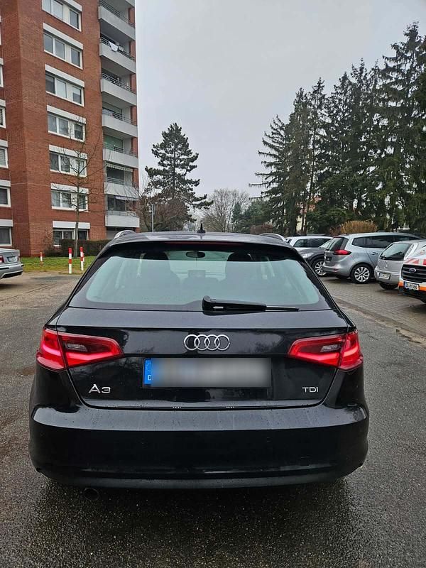 Gebraucht Audi A3 105 PS (77 kW) 2013 Schwarz Limousine