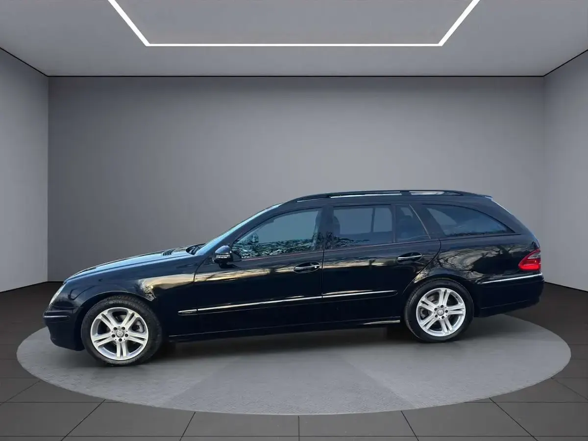 Gebraucht Mercedes E220 Avantgarde 170 PS (125 kW) 2009 Obsidianschwarz  metalliclack Kombi