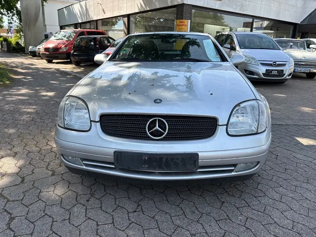 Gebraucht Mercedes SLK230 193 PS (141 kW) 1999 Silber Cabrio