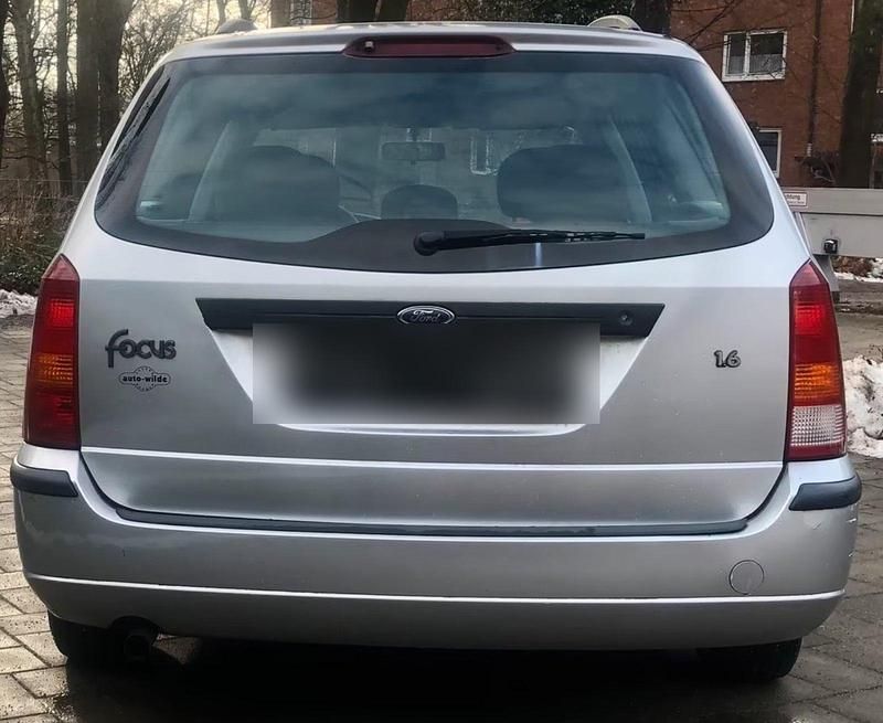 Gebraucht Ford Focus 100 PS (73 kW) 2004 Silber Kombi