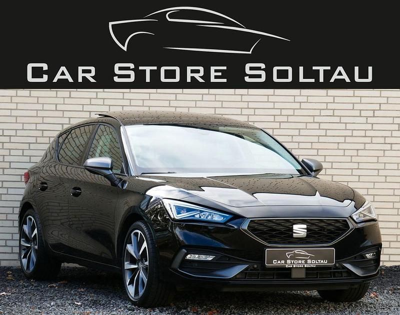 Mitternachtsschwarz Gebraucht 2021 Seat Leon Beats Limousine | 25.200 € (Teuer) - Bild 1/4