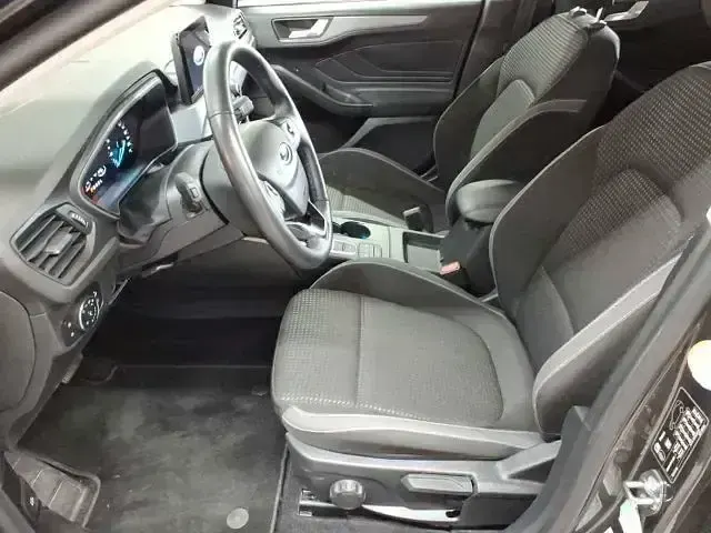 Gebraucht Ford Focus Cool & Connect 120 PS (88 kW) 2023 Andere Limousine