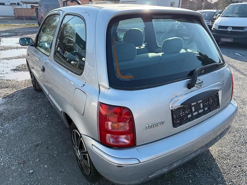 Gebraucht Nissan Micra 60 PS (44 kW) 2002 Silber Kleinwagen