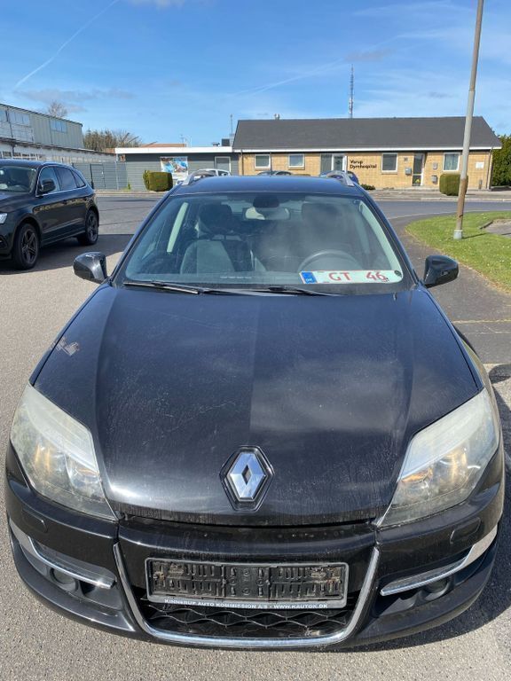 Schwarz Gebraucht 2011 Renault Laguna III Dynamique Limousine | 2.600 € (Fairer Preis) - Bild 1/4