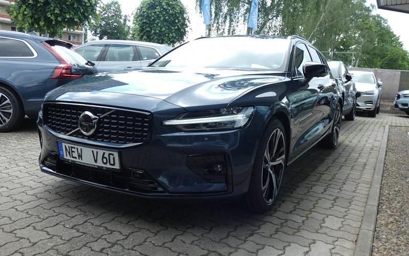 Gebraucht Volvo V60 Plus 197 PS (144 kW) 2025 Blau Kombi