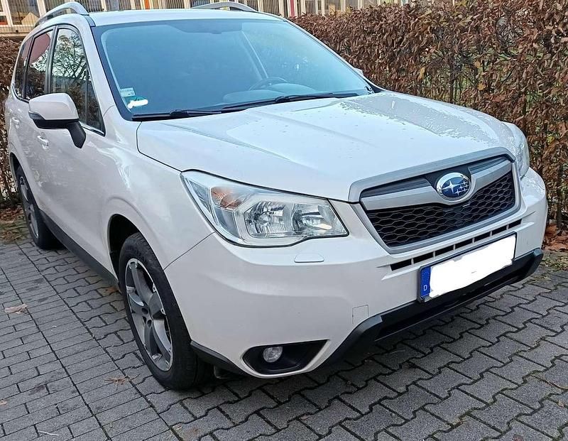 Weiß Gebraucht 2014 Subaru Forester Exclusive+ SUV | 4.200 € (Fairer Preis) - Bild 1/2