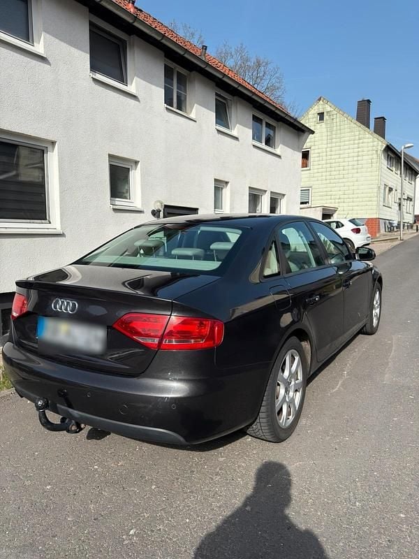 Gebraucht Audi A4 120 PS (88 kW) 2010 Grau Limousine