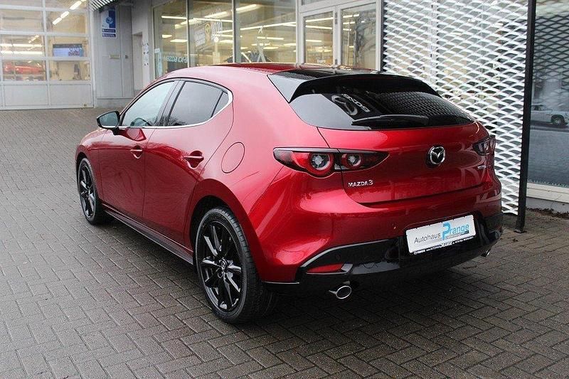 Neu Mazda 3 Homura-Line 140 PS (102 kW) 2026 Rot Limousine